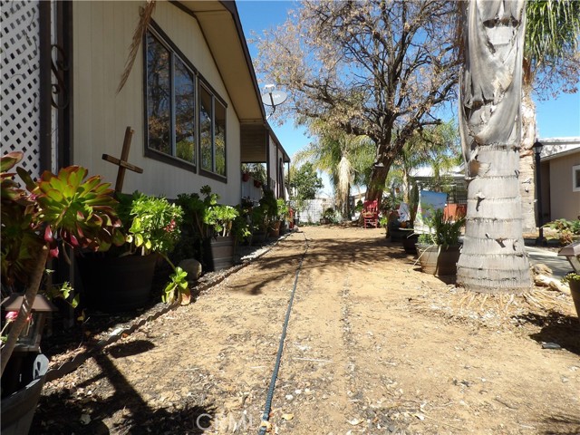 27701 Murrieta Road, Menifee CA: https://media.crmls.org/medias/d2eb2d4b-8197-44f8-b6eb-a4cfb76123b6.jpg