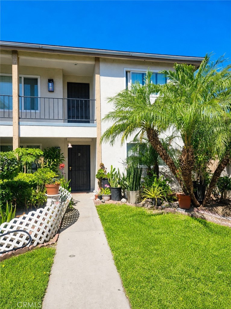 2546 E Park