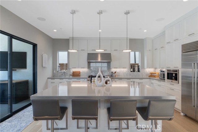 Detail Gallery Image 10 of 30 For 20531 W Overlook Ct, Porter Ranch,  CA 91326 - 5 Beds | 4/1 Baths