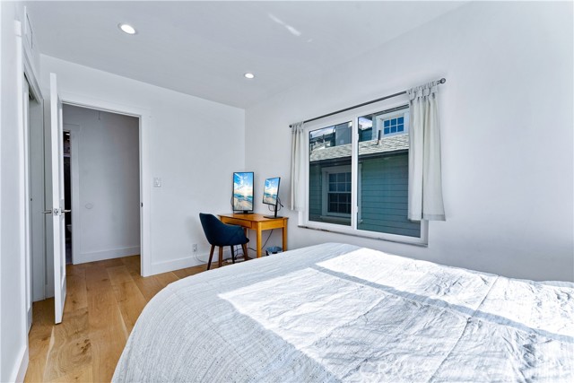 Detail Gallery Image 59 of 66 For 400 17th St, Manhattan Beach,  CA 90266 - 4 Beds | 2 Baths