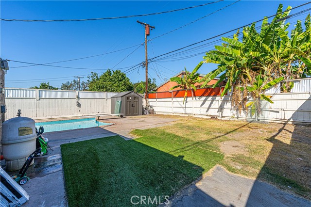 1915 E 55th Street, Long Beach CA: https://media.crmls.org/medias/d2ed280a-cb5f-40bf-8899-3908982835ab.jpg