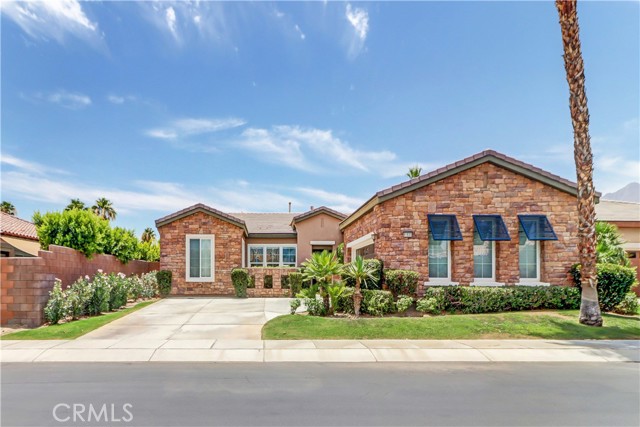 81835 Eagle Claw Drive, La Quinta CA: https://media.crmls.org/medias/d2edf29e-6f90-45e1-9595-d567ddaa267e.jpg