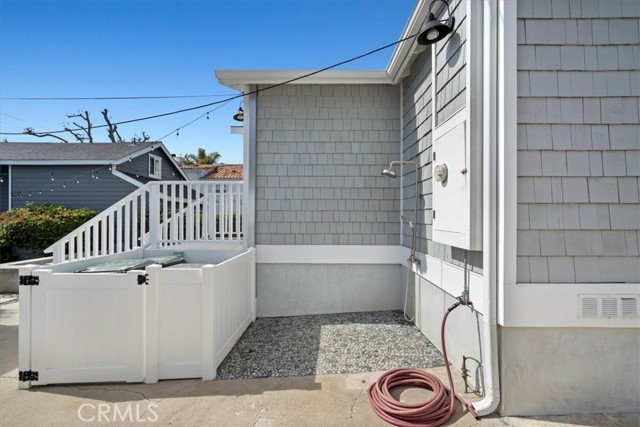 642 Avenue C, Redondo Beach, California 90277, 2 Bedrooms Bedrooms, ,1 BathroomBathrooms,Residential,For Sale,Avenue C,SB25031944