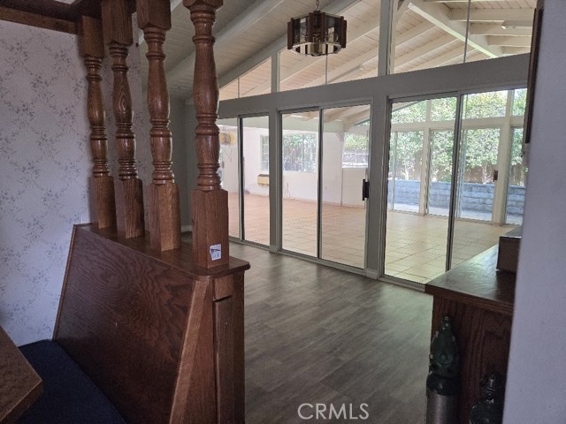 Detail Gallery Image 4 of 20 For 9336 Sophia, North Hills,  CA 91343 - 4 Beds | 2 Baths