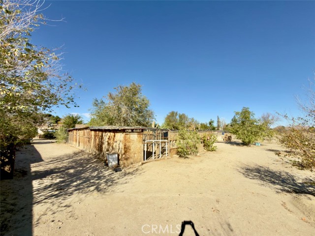 40912 168th E, Lancaster CA: https://media.crmls.org/medias/d2ef2576-fd96-47a3-9bf7-37d2a5cf5d59.jpg
