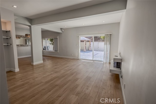 Detail Gallery Image 4 of 40 For 10831 Roycroft St #18,  Sun Valley,  CA 91352 - 3 Beds | 2/1 Baths