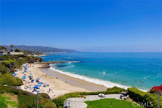 1051 Marine Drive, Laguna Beach CA: https://media.crmls.org/medias/d2eff137-949c-4444-9a29-2d702eba3b7a.jpg