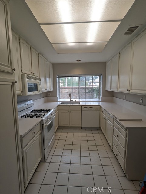 2281 Boxwood Place #65, Tustin, CA, 92782 2281 Boxwood Place #65, Tustin, CA, 92782
