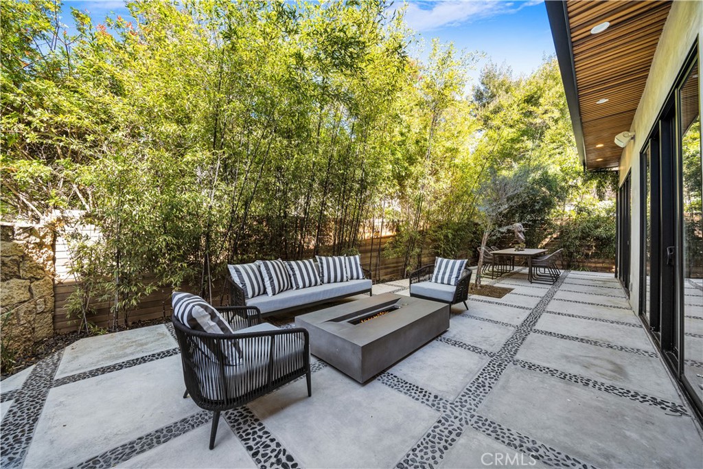 51. 2743 Laurel Canyon Boulevard Los Angeles, CA 90046