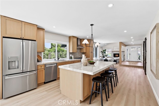 25 Almond Tree Lane, Irvine CA: https://media.crmls.org/medias/d2f09524-3afb-4d38-a725-d52ac3a6b4f8.jpg