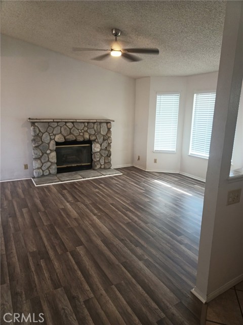 Detail Gallery Image 9 of 20 For 15975 Nw Village Dr, Victorville,  CA 92394 - 3 Beds | 2 Baths
