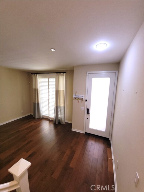 Detail Gallery Image 6 of 26 For 1568 W Artesia Square #E,  Gardena,  CA 90248 - 2 Beds | 2/1 Baths