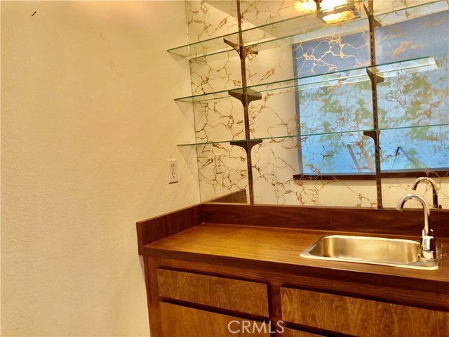 Wet bar