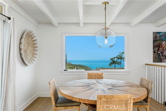 1071 Oro Street, Laguna Beach CA: https://media.crmls.org/medias/d2f1e219-b893-4cb9-8575-c077f49613c2.jpg