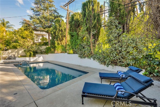 5187 Llano Drive, Woodland Hills CA: https://media.crmls.org/medias/d2f29b9c-b3c2-4a5f-9ddf-4ba7bdf591f8.jpg