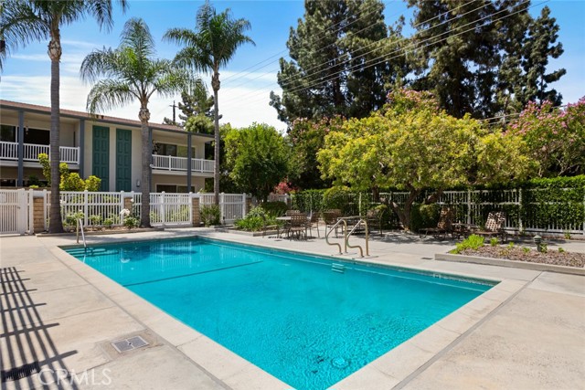 4405 W Sarah Street, Burbank CA: https://media.crmls.org/medias/d2f490cb-0a2a-472b-ac52-204c6245d097.jpg