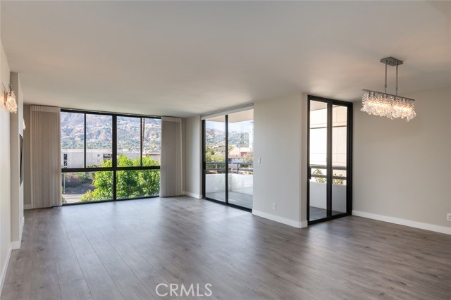 Detail Gallery Image 8 of 57 For 343 Pioneer Dr #504,  Glendale,  CA 91203 - 3 Beds | 2 Baths