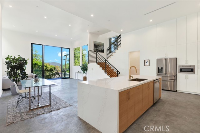 Detail Gallery Image 11 of 45 For 3949 Glenalbyn Dr, Los Angeles,  CA 90065 - 3 Beds | 2/1 Baths