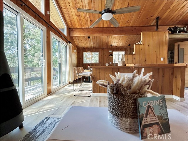 Detail Gallery Image 5 of 31 For 2484 Pine Dr, Running Springs,  CA 92382 - 2 Beds | 1 Baths