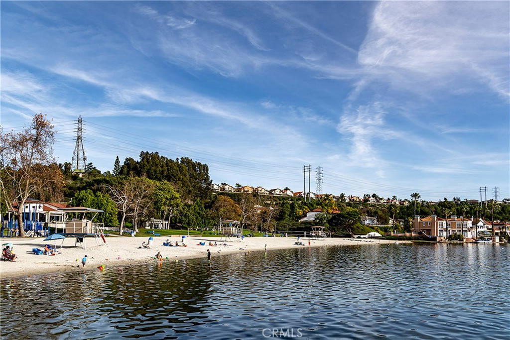 https://media.crmls.org/medias/d2f5b29d-1e41-4b67-b4c7-a4a25da1c574.jpg?preset=X-Large