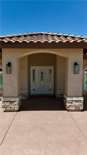 Detail Gallery Image 4 of 33 For 18255 Winnetka Rd, Apple Valley,  CA 92307 - 4 Beds | 3 Baths