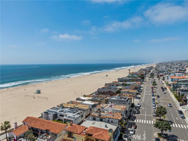 2326 The Strand, Hermosa Beach CA: https://media.crmls.org/medias/d2f612d0-59f1-4fcf-bc33-3e6ac6310965.jpg