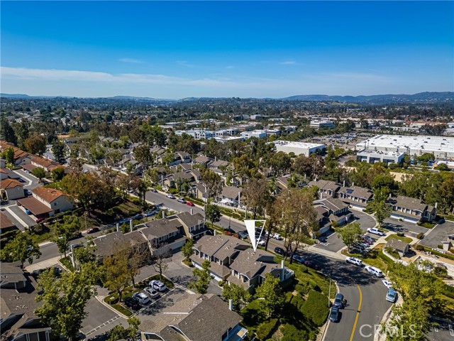 26065 Las Flores, Mission Viejo CA: https://media.crmls.org/medias/d2f661f4-0de0-4255-ab3a-08d12953d261.jpg