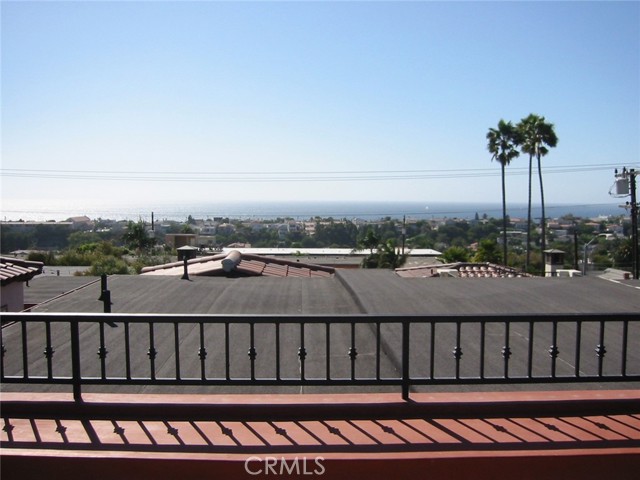 Detail Gallery Image 3 of 36 For 809 20th St, Hermosa Beach,  CA 90254 - 4 Beds | 3/1 Baths