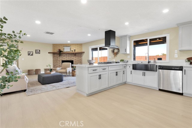 15130 Flathead Road, Apple Valley CA: https://media.crmls.org/medias/d2f7cc8c-6030-44d3-8747-30c95fa3f5c5.jpg