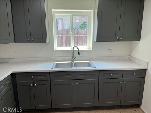 Detail Gallery Image 7 of 33 For 1257 Velasco, Los Angeles,  CA 90023 - 4 Beds | 1 Baths
