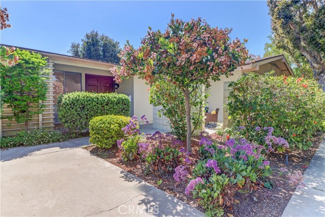 Detail Gallery Image 2 of 49 For 125 via Estrada #B,  Laguna Woods,  CA 92637 - 2 Beds | 1 Baths