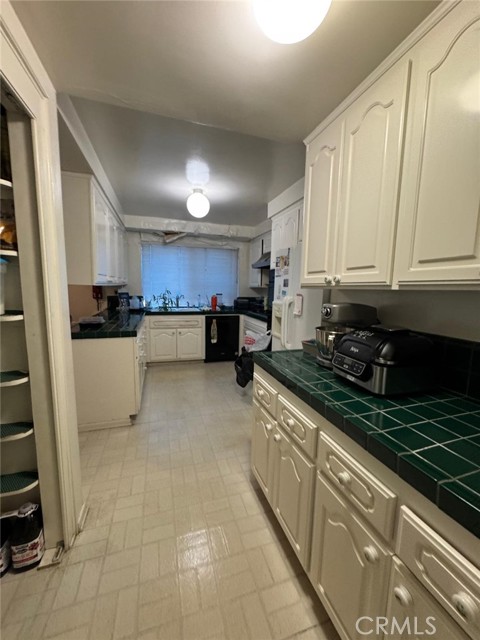 10345 Oso Avenue, Chatsworth CA: https://media.crmls.org/medias/d2fa00fa-f1c8-4ef5-9474-412fbde910d1.jpg