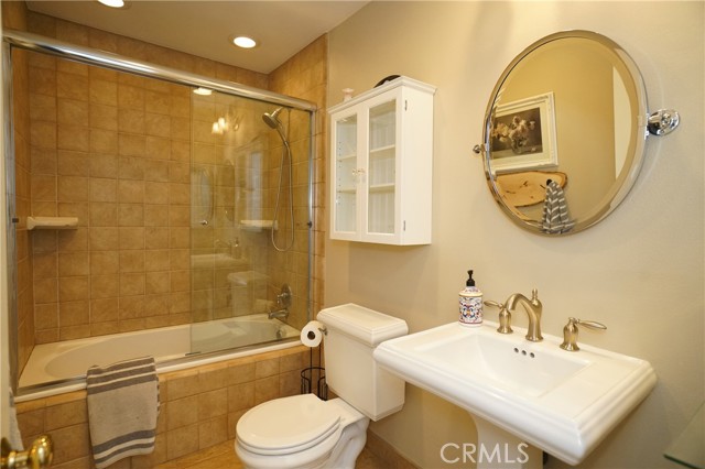 Detail Gallery Image 59 of 69 For 6494 Joshua St, Oak Park,  CA 91377 - 5 Beds | 3 Baths