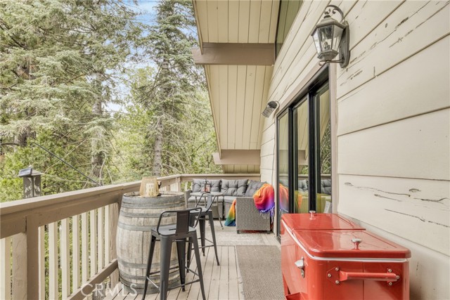 875 Brentwood Drive, Lake Arrowhead CA: https://media.crmls.org/medias/d2fab8ab-4ae3-4718-85e1-10b684a4ce3f.jpg