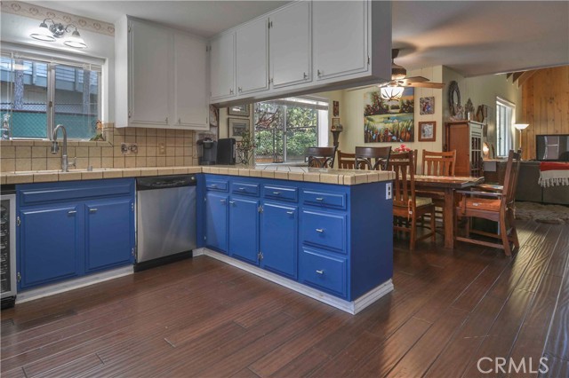 1353 Golden Rule Lane, Lake Arrowhead CA: https://media.crmls.org/medias/d2fb8abb-beb9-436f-b3f4-771c3dd9ab12.jpg