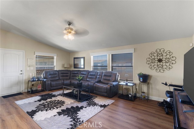 Detail Gallery Image 4 of 35 For 22241 Nisqually #103,  Apple Valley,  CA 92308 - 3 Beds | 2 Baths