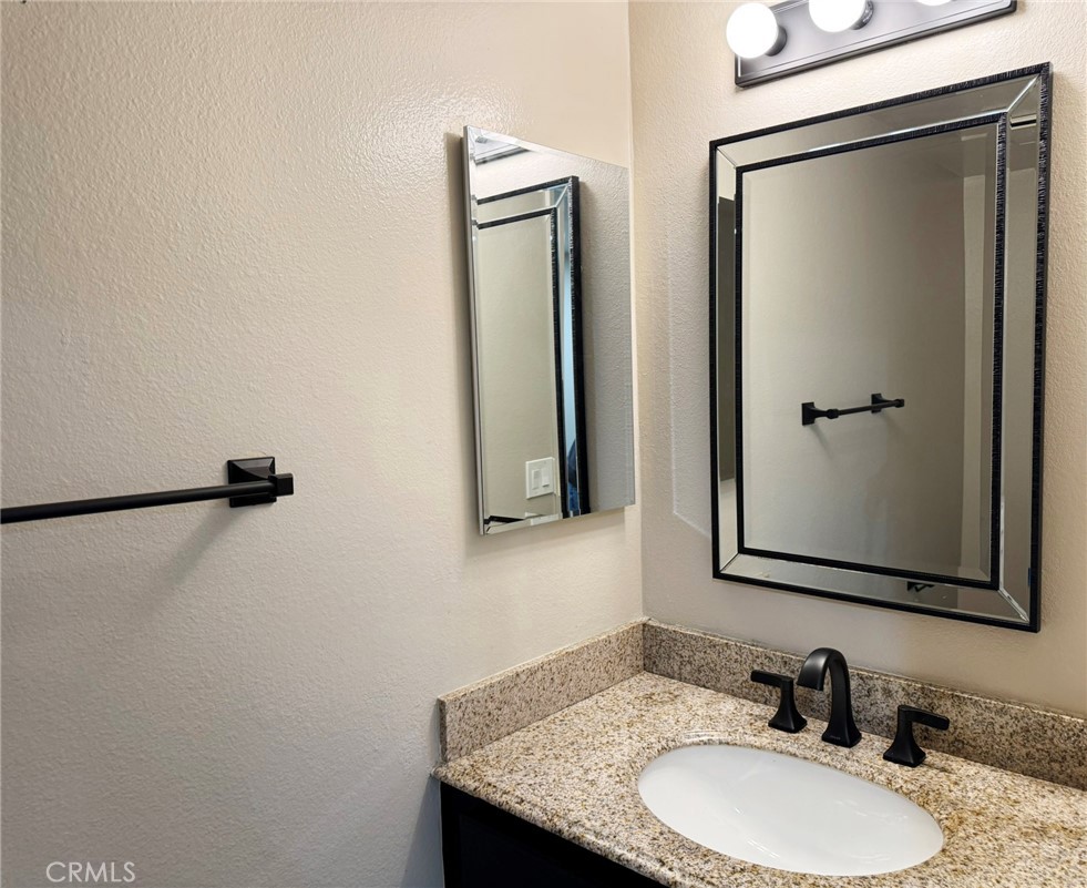 MLS #OC25246722 image #27