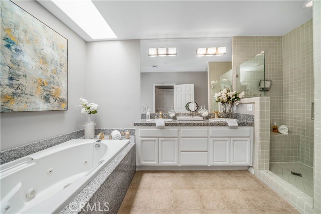 Detail Gallery Image 24 of 40 For 14100 Dickens St #4,  Sherman Oaks,  CA 91423 - 2 Beds | 2/1 Baths
