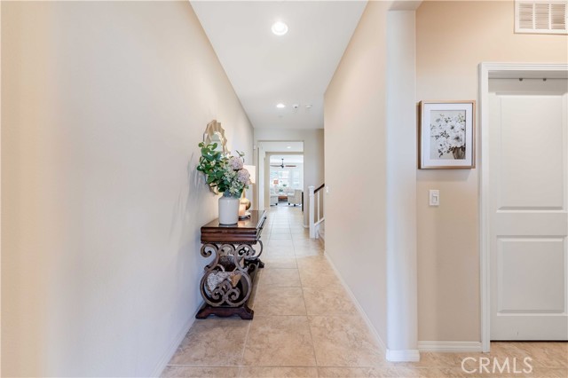 Detail Gallery Image 6 of 57 For 44343 Revana St, Temecula,  CA 92592 - 4 Beds | 3/1 Baths