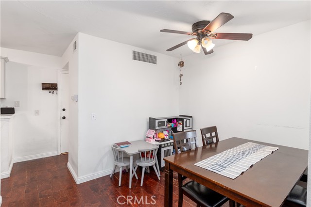 Detail Gallery Image 4 of 24 For 1650 S Campus #12,  Ontario,  CA 91761 - 2 Beds | 2 Baths