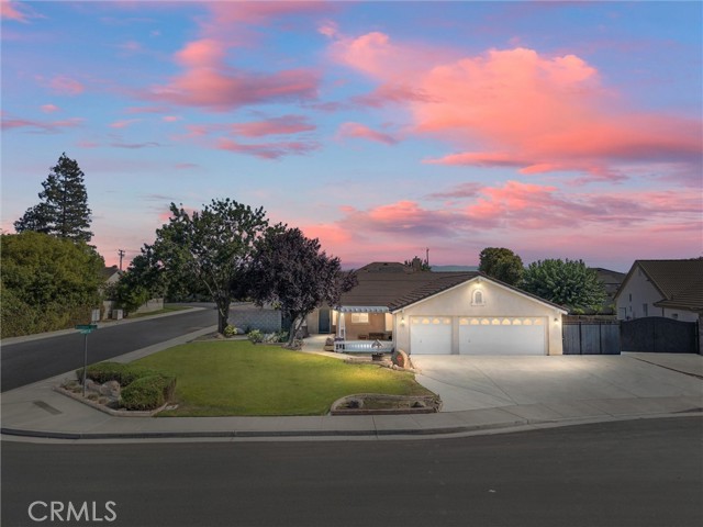 Detail Gallery Image 1 of 1 For 3801 Brisbane Ave, Bakersfield,  CA 93313 - 3 Beds | 2 Baths