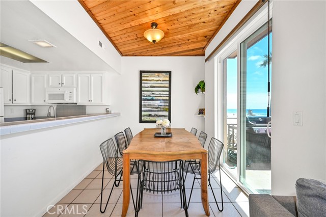 Detail Gallery Image 6 of 56 For 4103 Seashore, Newport Beach,  CA 92663 - 7 Beds | 4 Baths