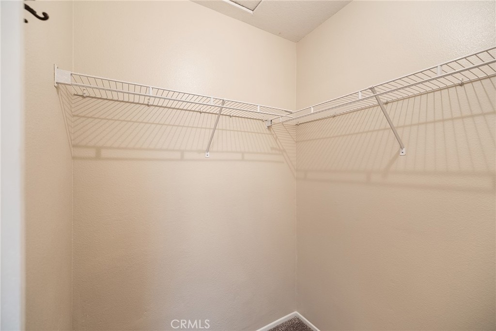 https://media.crmls.org/medias/d30277f2-5489-47e6-b744-d9769d6a3ec2.jpg?preset=X-Large