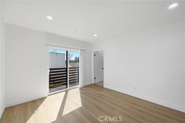 Detail Gallery Image 20 of 33 For 14422 Tiara #1/2,  Van Nuys,  CA 91401 - 5 Beds | 5 Baths