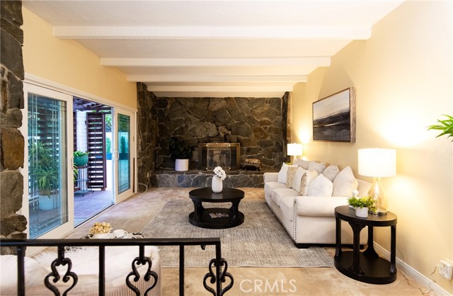 Detail Gallery Image 17 of 41 For 3301 Grayburn Rd, Pasadena,  CA 91107 - 3 Beds | 2/1 Baths