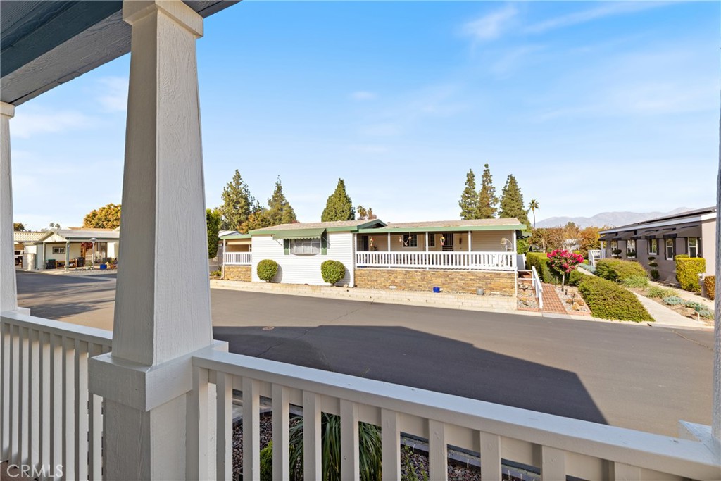 MLS #OC25275602 image #23