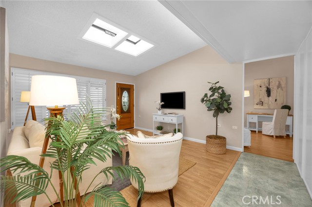 Detail Gallery Image 9 of 32 For 1491 Golden Rain Rd 91j,  Seal Beach,  CA 90740 - 2 Beds | 2 Baths
