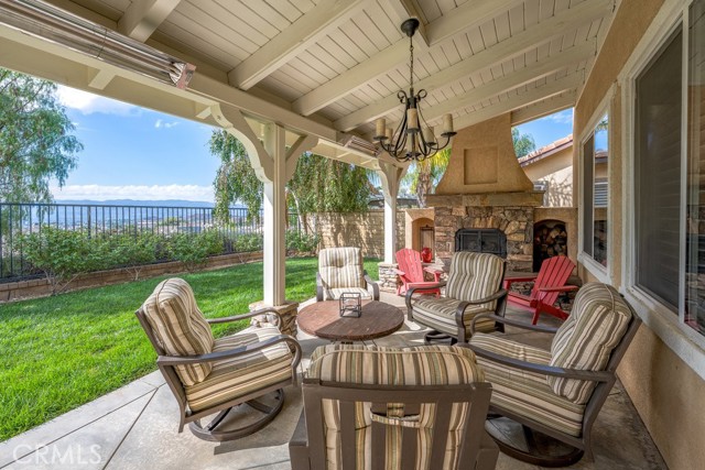 24030 Via Vizcaya, Valencia CA: https://media.crmls.org/medias/d304c9fb-35a5-4a88-aec9-dd08d20895a3.jpg