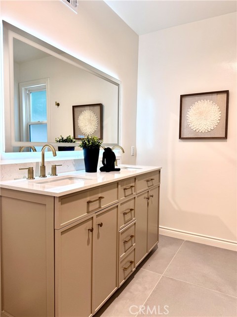 Image 33 of 63 For 920 Ford