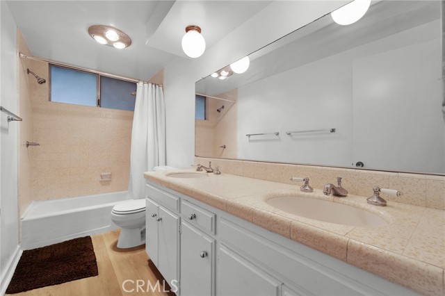 13624 Vose Street, Valley Glen CA: https://media.crmls.org/medias/d305682d-ee04-4d33-8d4c-e14e0e56e804.jpg